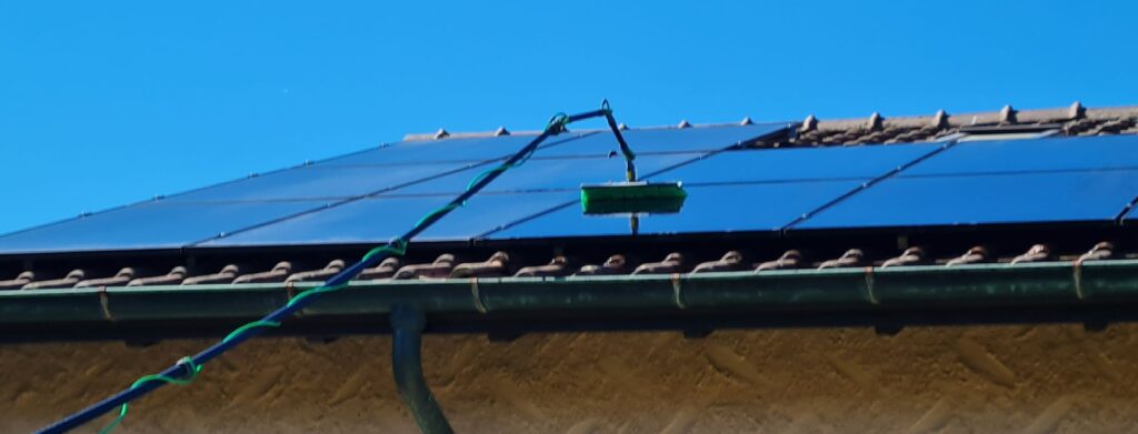 Nettoyage et dépannage de panneaux solaires à Genève